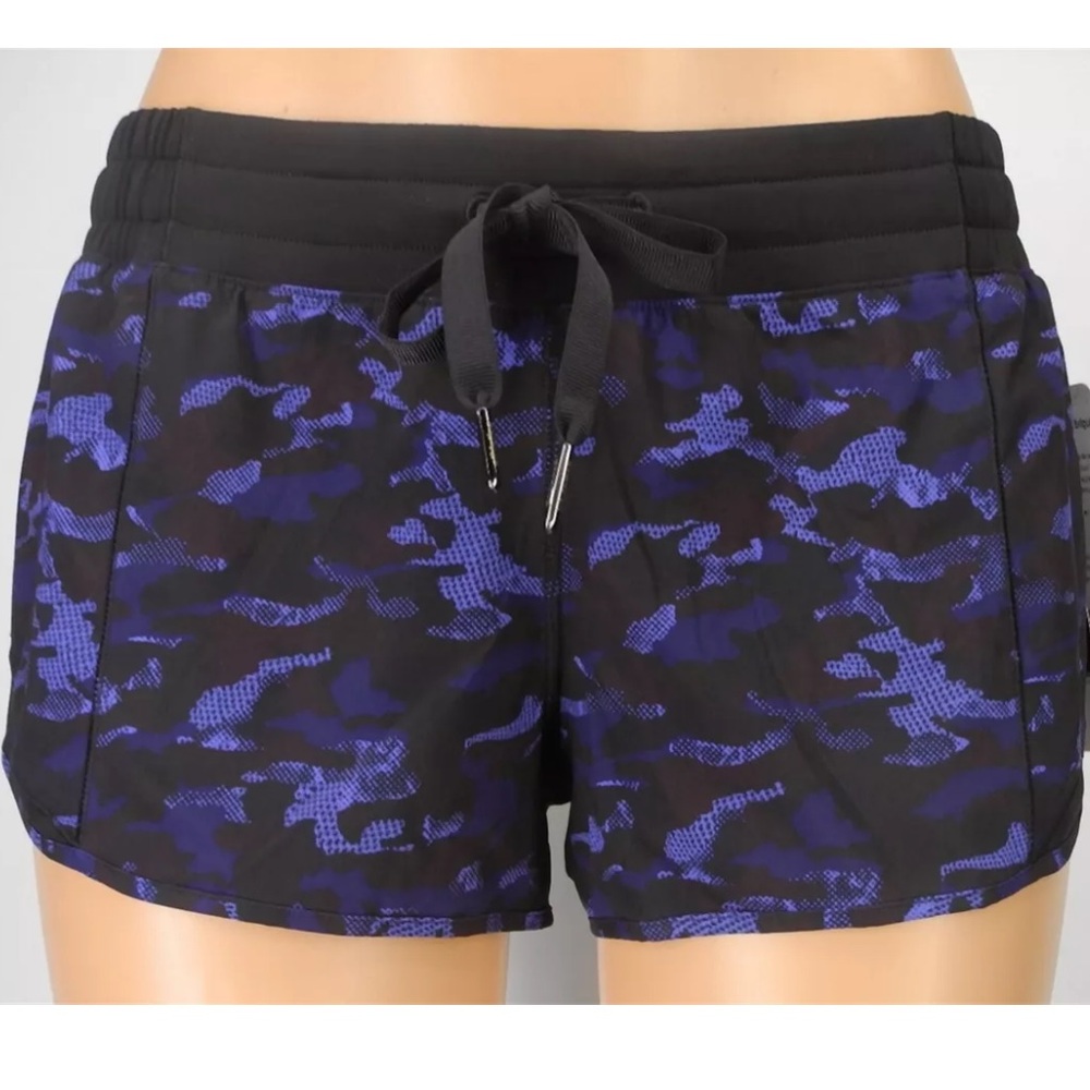 Lululemon Hotty Hot Low Rise 2.5” - Picture 2 of 7